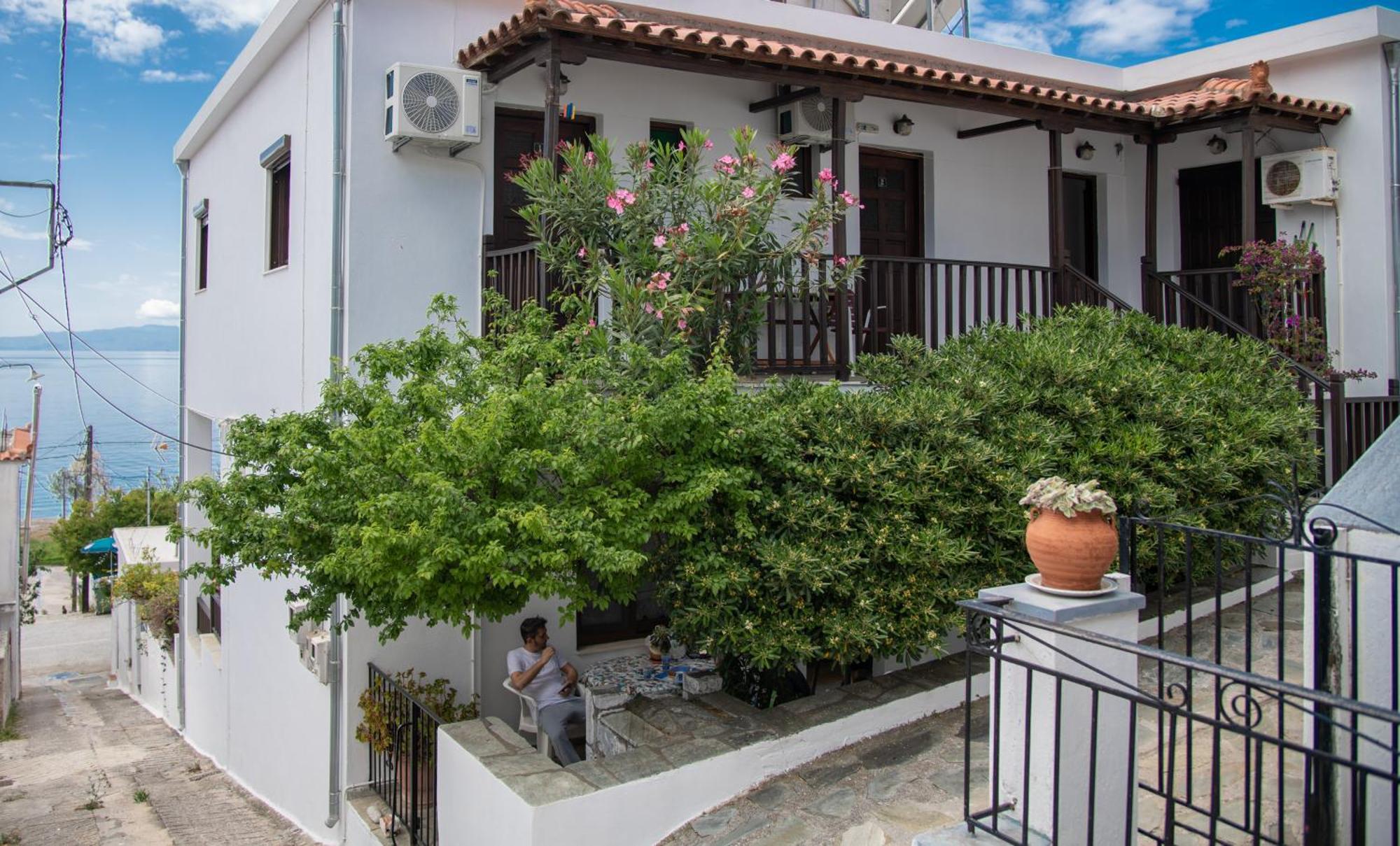 Lilian Beachfront Apartments Нео-Клима Экстерьер фото